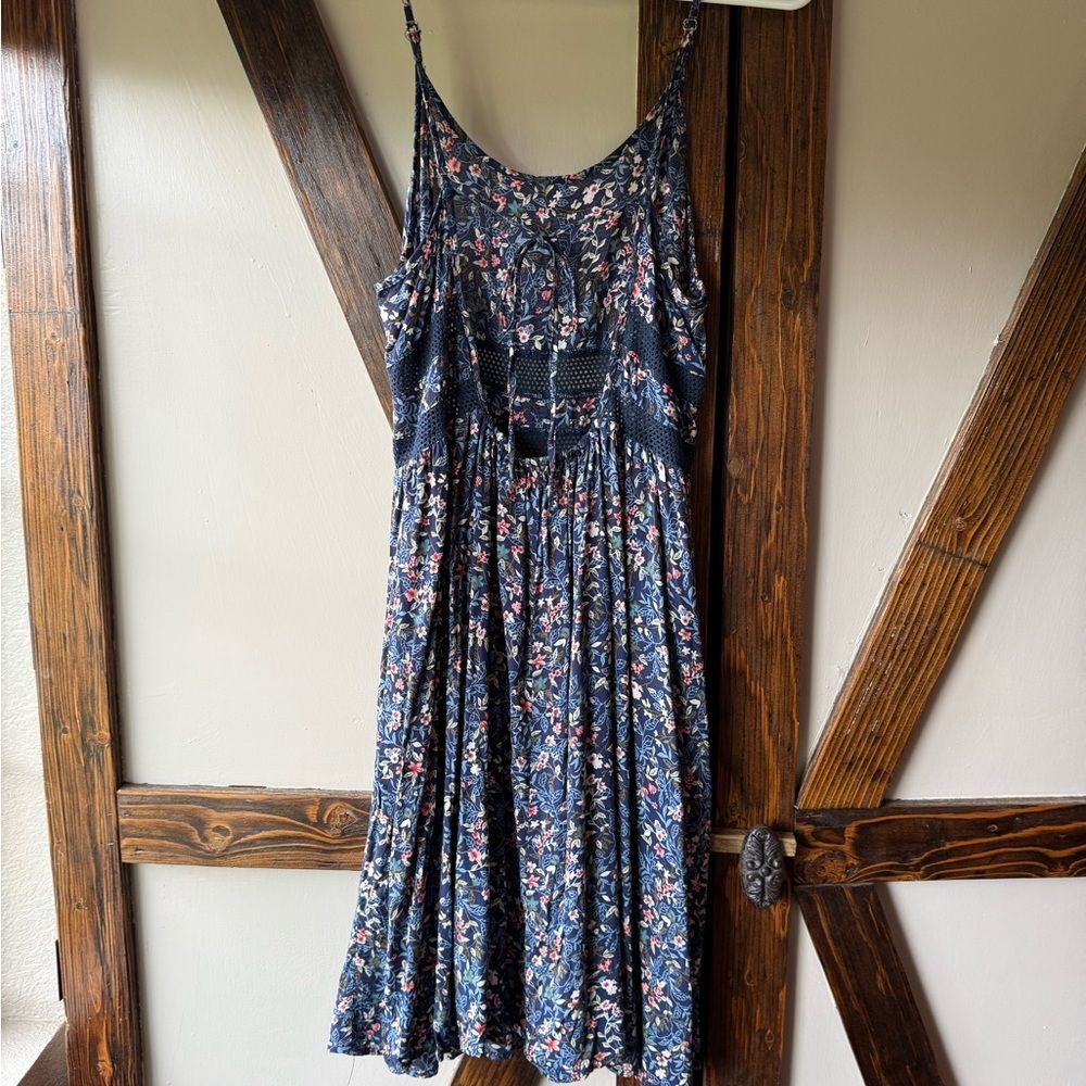 Floral Sleeveless Dress - Picture 3 of 4
